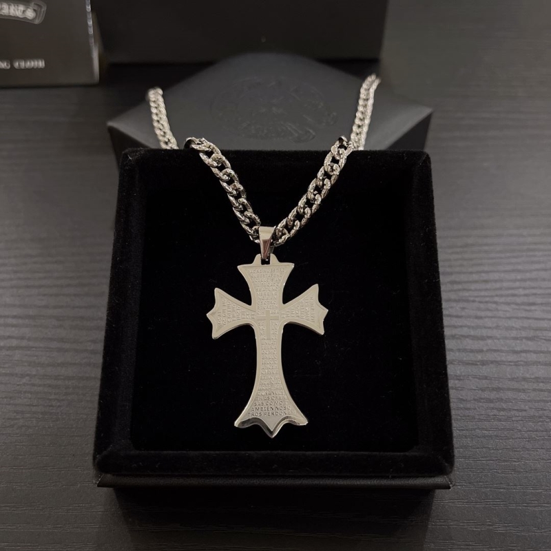 Ch**me He**ts necklaces